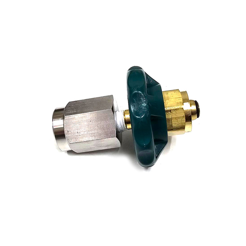 DIN 300 Female to CGA540 Adapter